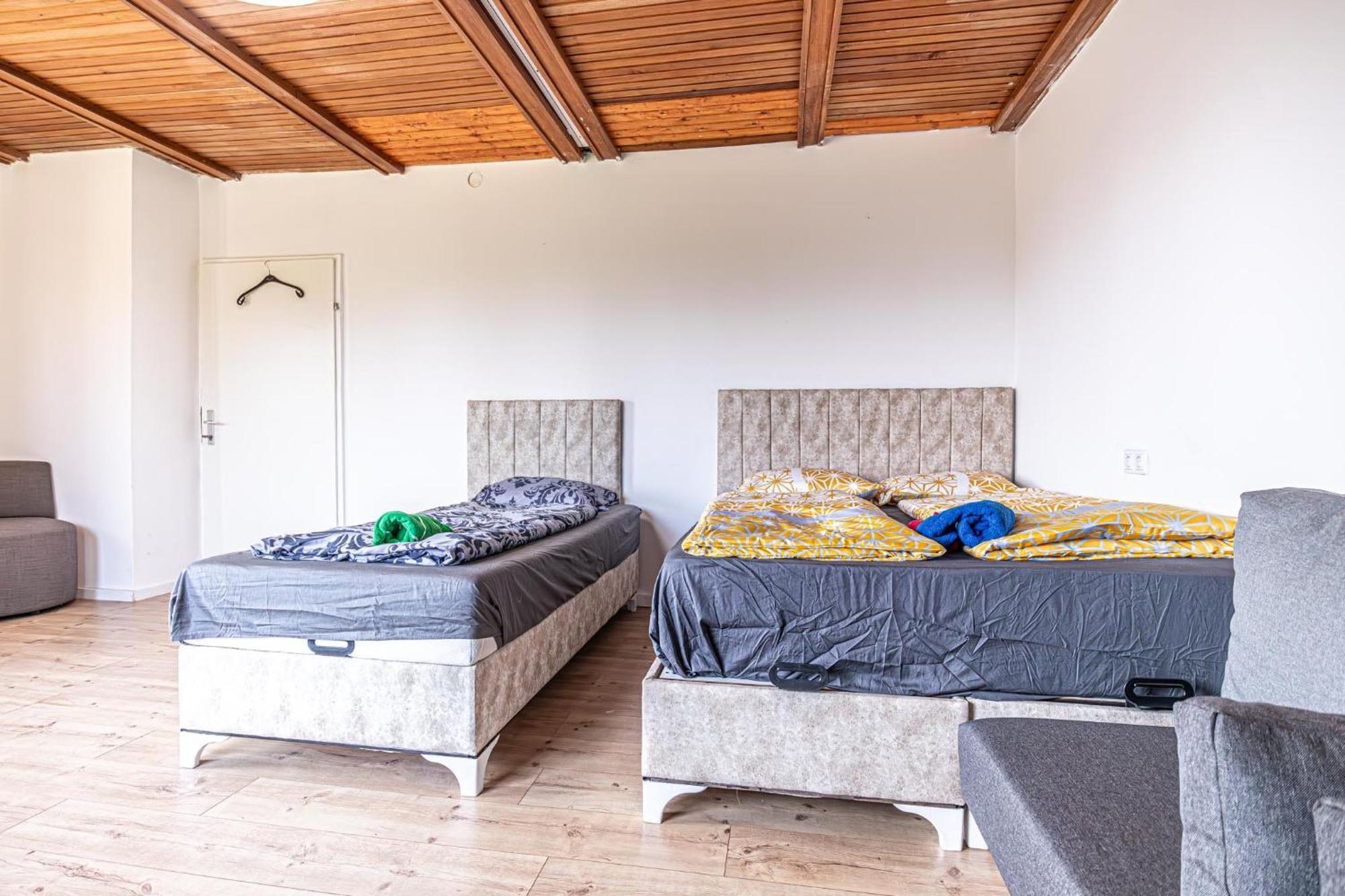 Comfy Rooms In Shared Villa With Terrace And Garden Bécs Kültér fotó